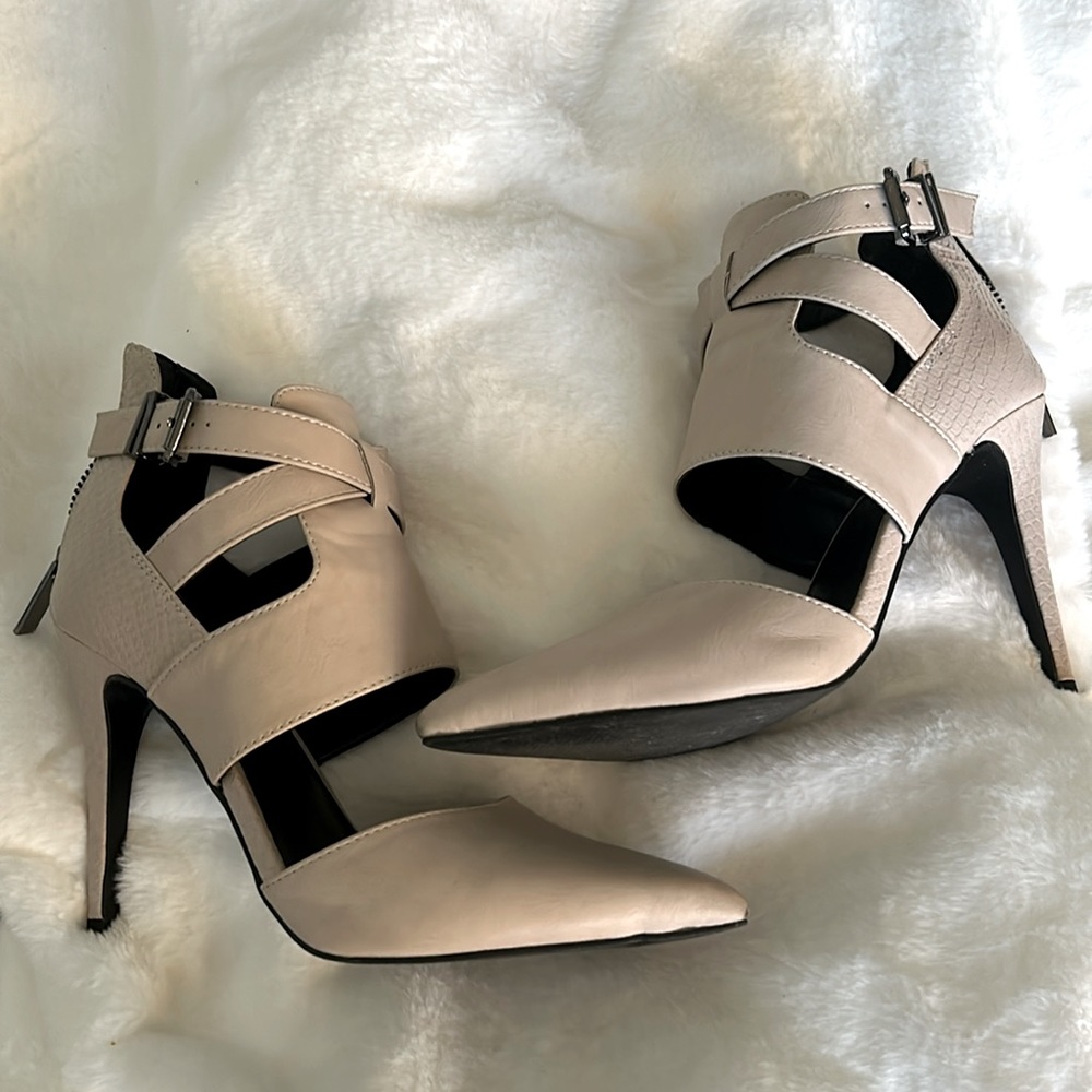 ALDO Peat Snakeskin Heels in Bone Color. Genuine Leather. US Size 7.